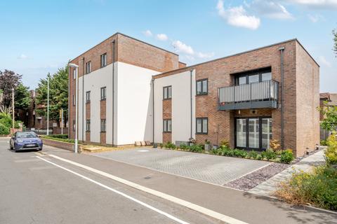 2 bedroom flat for sale, Salvington Road, West Sussex BN13