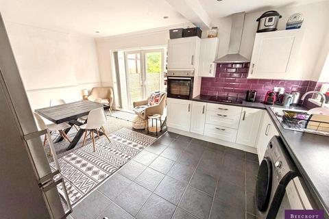 3 bedroom semi-detached house for sale, Tempest Avenue, Darfield