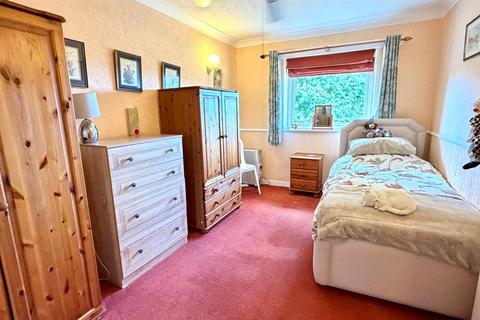 1 bedroom retirement property for sale, Penrhyn Avenue, Rhos On Sea, Colwyn Bay