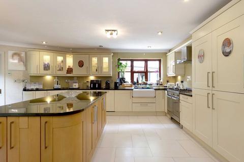 6 bedroom detached house for sale, Collum Green Road, Farnham Common, Buckinghamshire, SL2