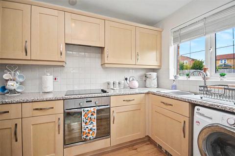 2 bedroom apartment for sale, Pavilion Gardens, Farsley, Pudsey, West Yorkshire