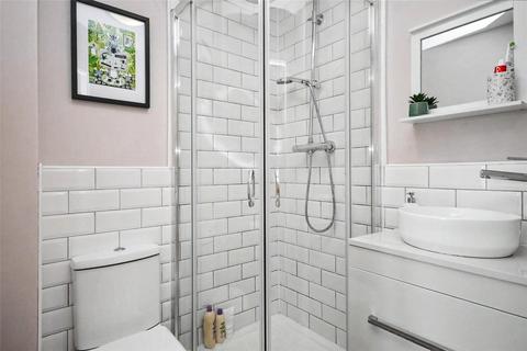 2 bedroom apartment for sale, Pavilion Gardens, Farsley, Pudsey, West Yorkshire