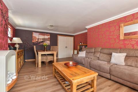 4 bedroom chalet for sale, Drake Avenue, Sheerness ME12
