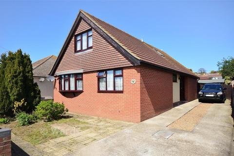 4 bedroom chalet for sale, Drake Avenue, Sheerness ME12