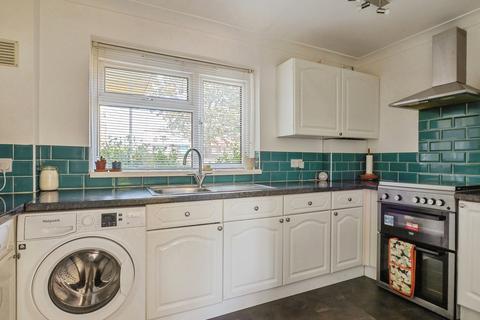 2 bedroom flat for sale, Simmonds Close, Poole, Dorset, BH15