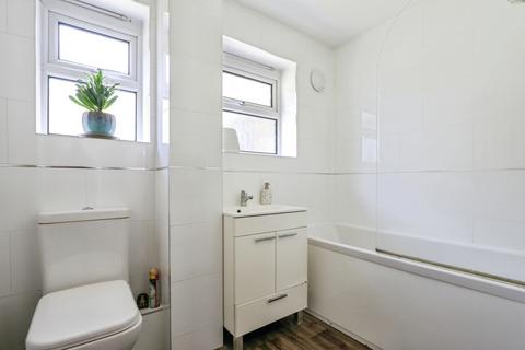 2 bedroom flat for sale, Simmonds Close, Poole, Dorset, BH15