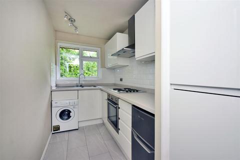 1 bedroom flat to rent, Palmerston Court, Lovelace Gardens, Surbiton KT6