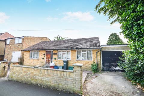 2 bedroom bungalow for sale, Layton Road, Middlesex TW3