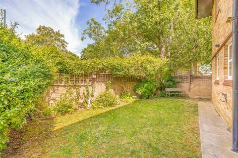 2 bedroom flat for sale, Walpole Road, Teddington TW11