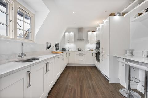 3 bedroom flat for sale, Kings Road, Berkhamsted, HP4