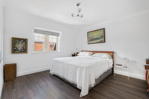 3 bedroom flat for sale, Kings Road, Berkhamsted, HP4