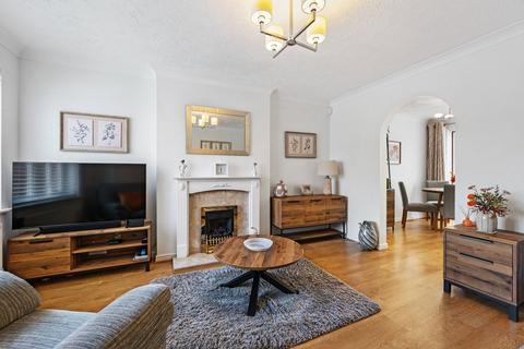 3 bedroom detached house for sale, Stratfield Way, Kettering NN15