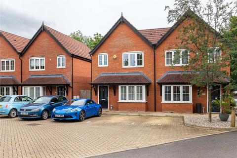 3 bedroom semi-detached house to rent, West Park Drive, Macclesfield, Cheshire, SK10