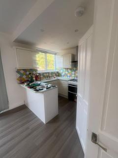3 bedroom townhouse to rent, Dagenham, RM10