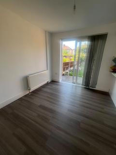 3 bedroom townhouse to rent, Dagenham, RM10