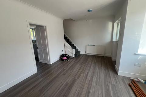 3 bedroom townhouse to rent, Dagenham, RM10