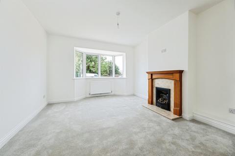 3 bedroom semi-detached house for sale, Queens Avenue, Newport Pagnell