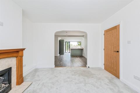 3 bedroom semi-detached house for sale, Queens Avenue, Newport Pagnell