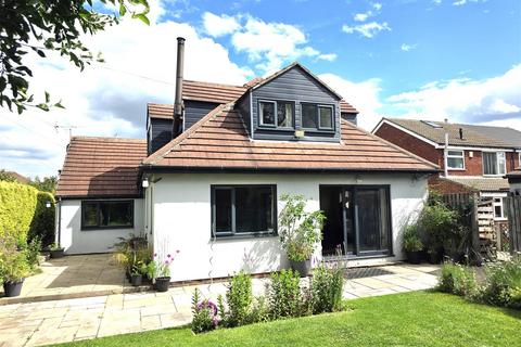 4 bedroom detached house for sale, Glenholme Road, Farsley, Pudsey