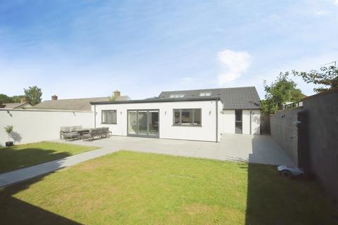 4 bedroom detached bungalow for sale, Laxton Close, TAUNTON