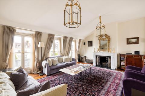 3 bedroom flat for sale, Queen's Gate, London SW7