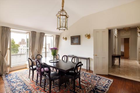 3 bedroom flat for sale, Queen's Gate, London SW7