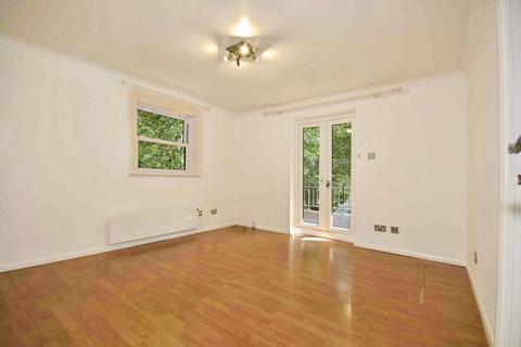 1 bedroom flat for sale, High Road, Buckhurst Hill IG9