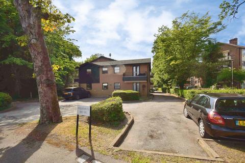High Road, Buckhurst Hill IG9