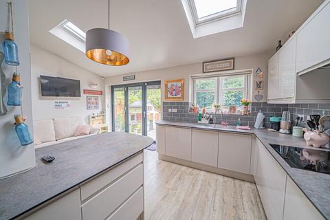 4 bedroom semi-detached house for sale, Henley Crescent, Solihull, B91