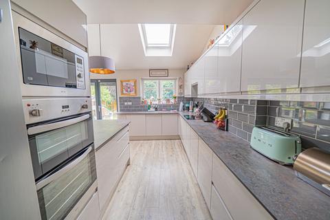 4 bedroom semi-detached house for sale, Henley Crescent, Solihull, B91