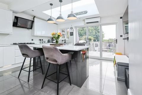 4 bedroom semi-detached house for sale, Ridgacre Lane, Quinton, BIRMINGHAM