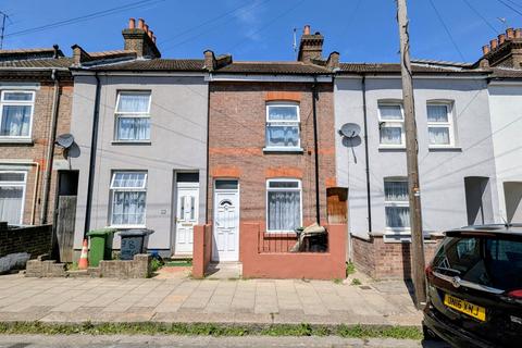 2 bedroom terraced house to rent, Beech Road, Luton LU1