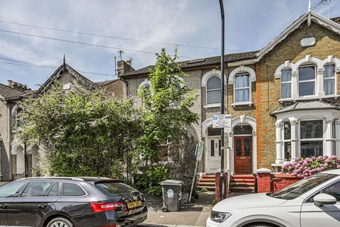 2 bedroom flat for sale, Stainforth Road, Walthamstow, E17