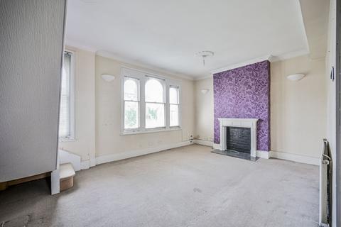 2 bedroom flat for sale, Stainforth Road, Walthamstow, E17
