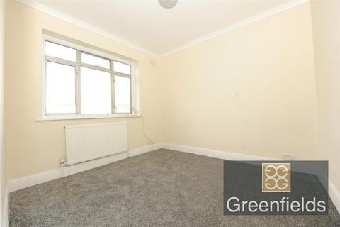 3 bedroom end of terrace house to rent, Chelston Approach, Ruislip, HA4