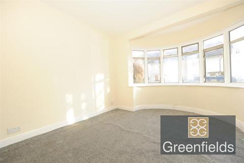 3 bedroom end of terrace house to rent, Chelston Approach, Ruislip, HA4