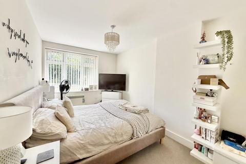 2 bedroom apartment for sale, Lakewood Road, Christchurch BH23