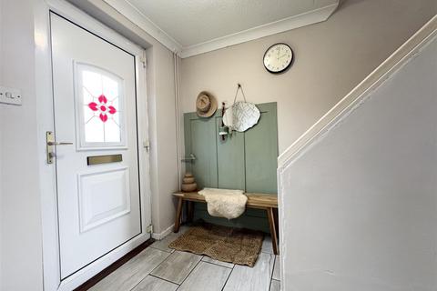 3 bedroom semi-detached house for sale, Westerley Way, Shelley, Huddersfield HD8 8HN