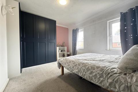 3 bedroom semi-detached house for sale, Westerley Way, Shelley, Huddersfield HD8 8HN