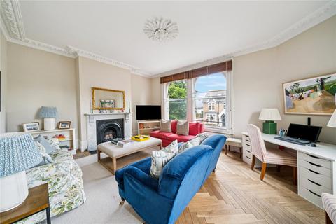 3 bedroom apartment to rent, Nightingale Lane, SW12