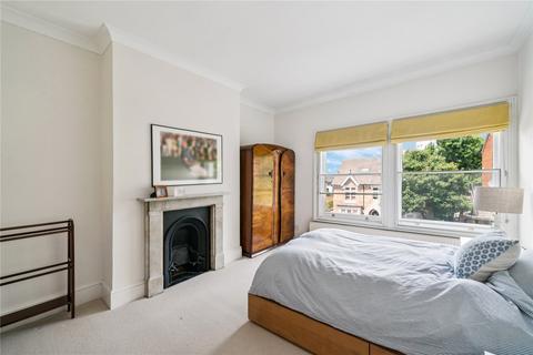 3 bedroom apartment to rent, Nightingale Lane, SW12