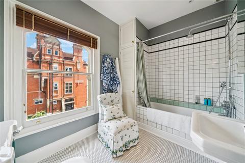 3 bedroom apartment to rent, Nightingale Lane, SW12