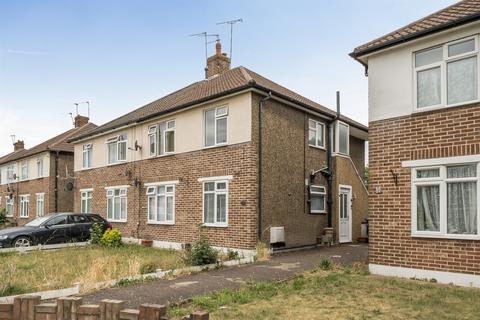 2 bedroom maisonette for sale, Lyndhurst Gardens, Enfield