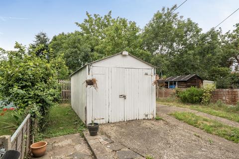 2 bedroom maisonette for sale, Lyndhurst Gardens, Enfield