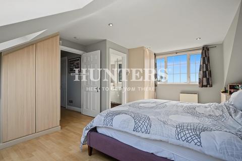 1 bedroom flat for sale, Finchley Road, London, NW3 7BL