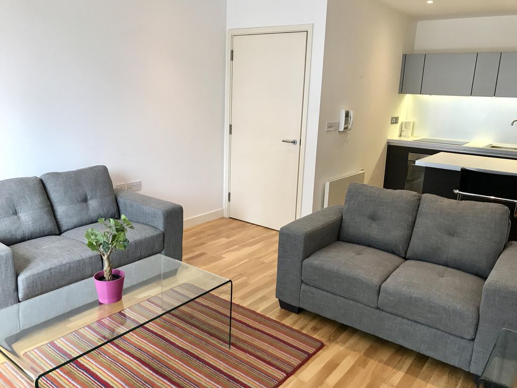 Apartment in Manchester, Piccadilly, City Centre - View 3