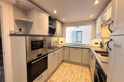 4 bed property for rent in Guildford Close, EXETER, EX4