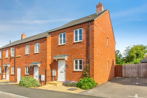 3 bedroom end of terrace house for sale, Station Road, Thrapston, Kettering