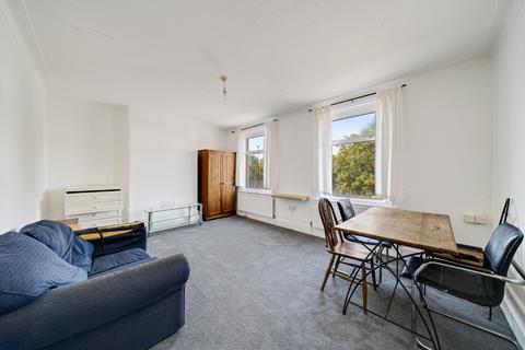 2 bedroom flat to rent, Footscray Road, London SE9