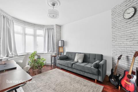 3 bedroom detached bungalow for sale, West Mead, EPSOM
